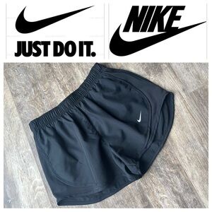 Like New NIKE Athletic / Tempo Running Shorts Size: S